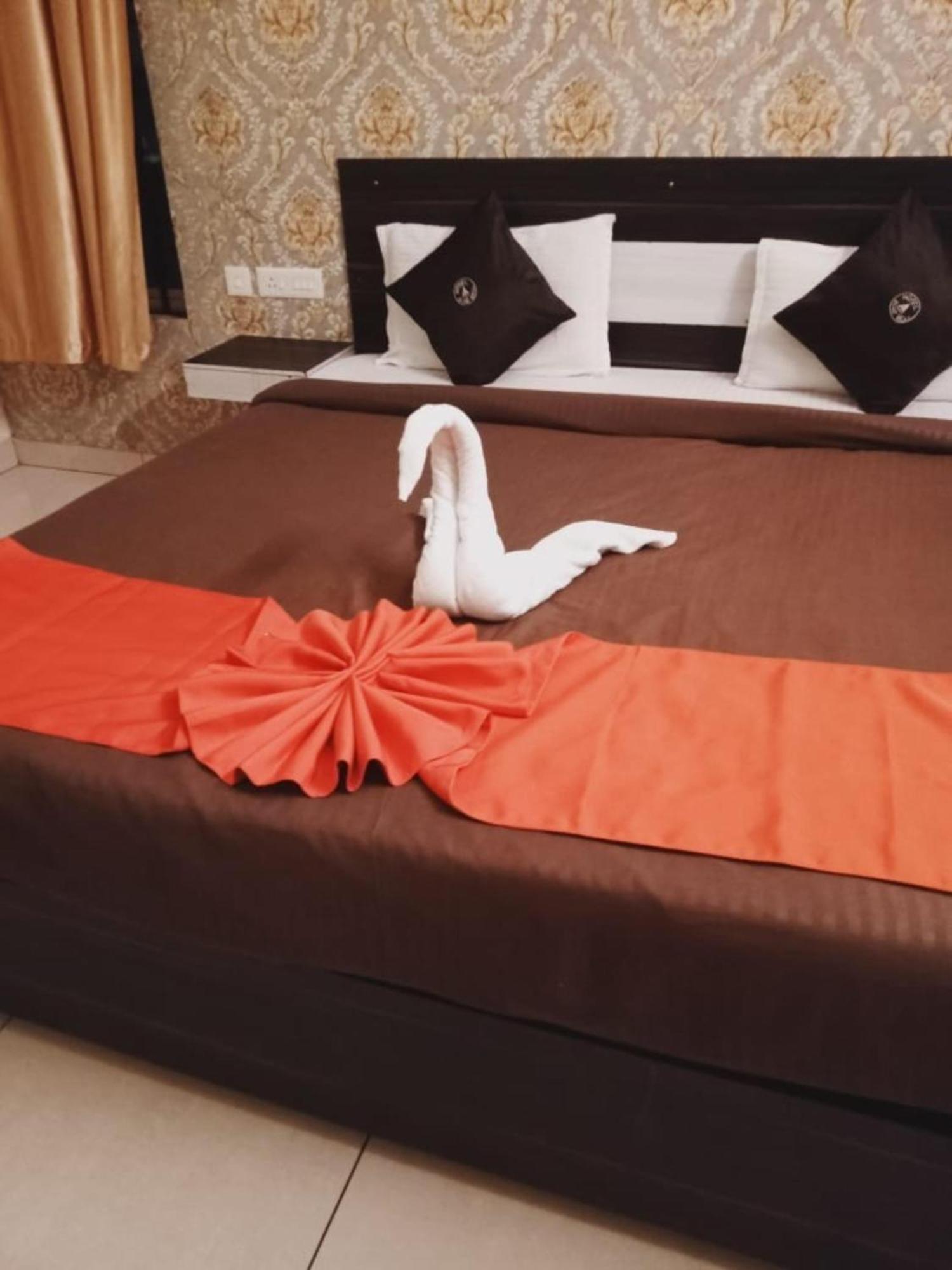 Goroomgo Blue Bell Bhubaneswar - Well Decorated Room -Wifi And Parking Facilities Available Exterior foto