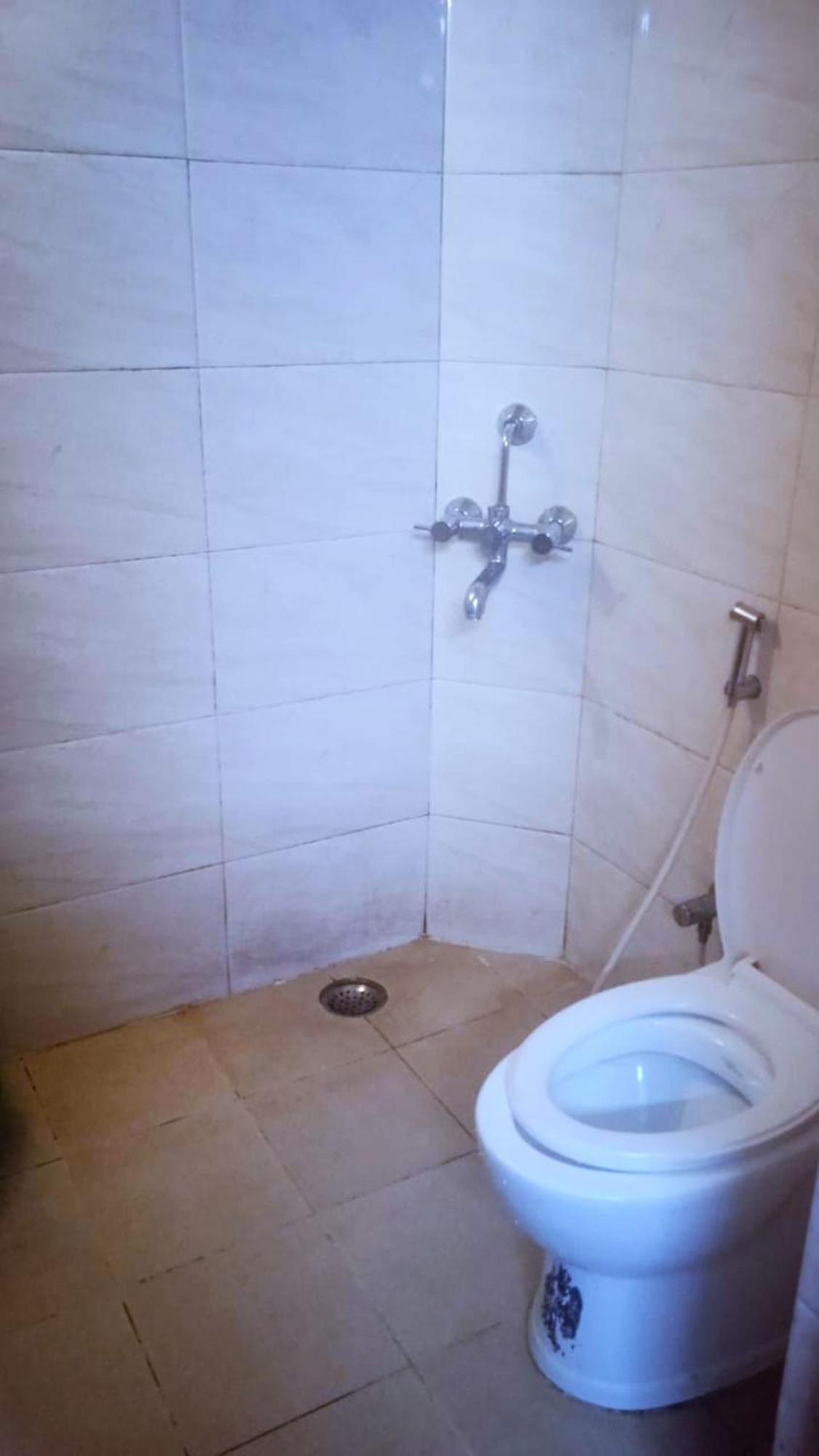 Goroomgo Blue Bell Bhubaneswar - Well Decorated Room -Wifi And Parking Facilities Available Exterior foto