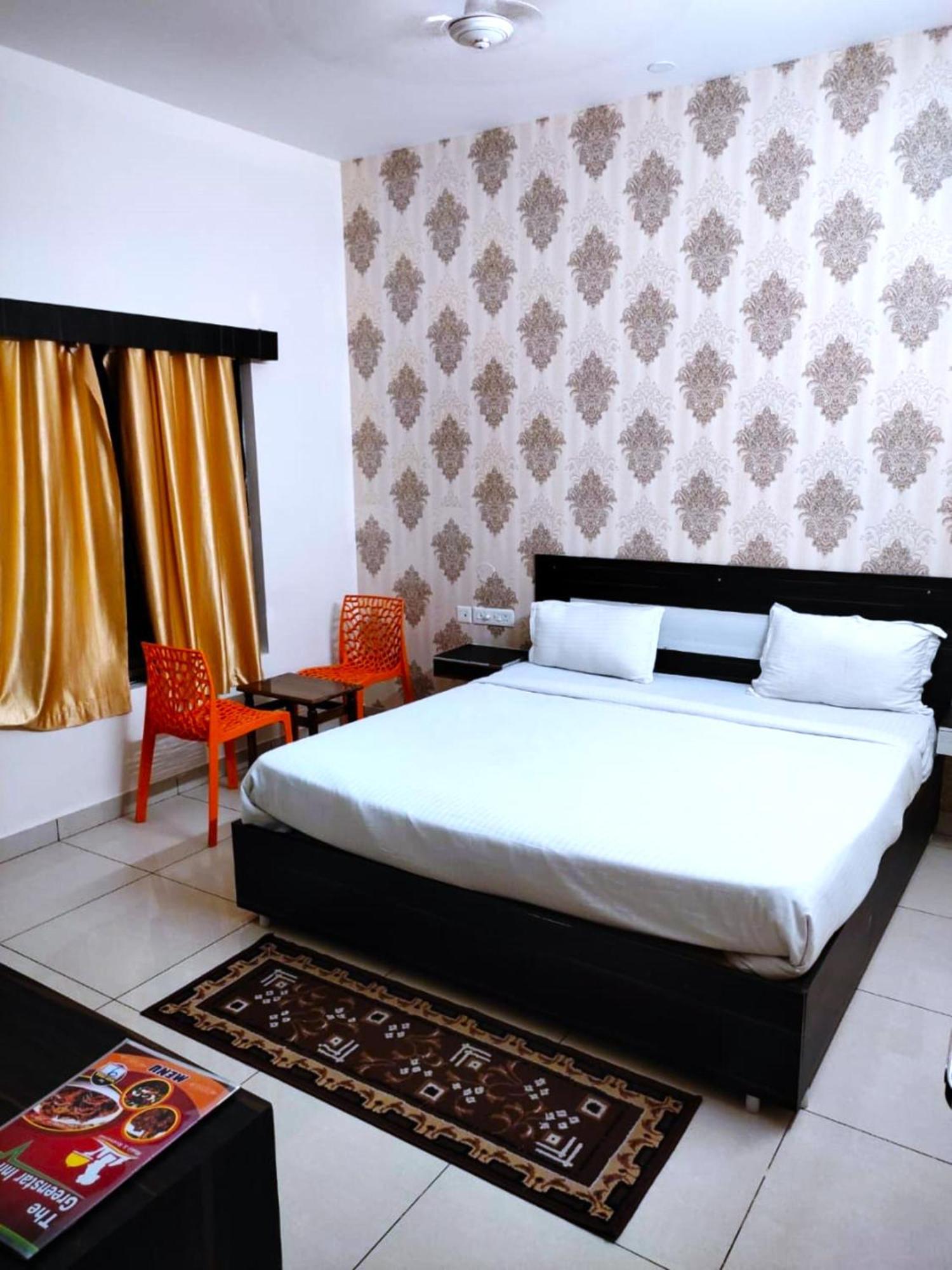 Goroomgo Blue Bell Bhubaneswar - Well Decorated Room -Wifi And Parking Facilities Available Exterior foto